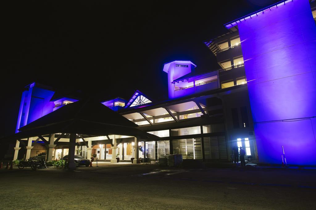 Sand & Sandals Desaru Beach Resort & Spa מראה חיצוני תמונה The National Museum of Singapore at night