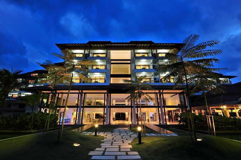 Sand & Sandals Desaru Beach Resort & Spa מראה חיצוני תמונה The hotel's main building