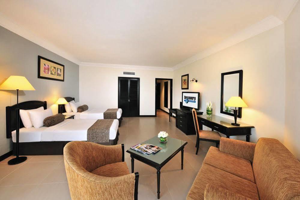 Sand & Sandals Desaru Beach Resort & Spa חדר תמונה Deluxe Room