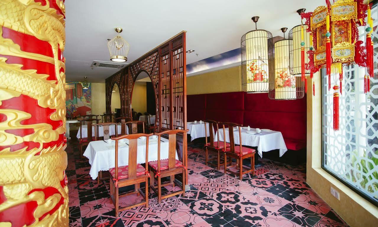 Sand & Sandals Desaru Beach Resort & Spa מראה חיצוני תמונה Interior of a restaurant in Beijing